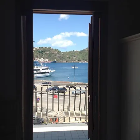Bella Vista Alojamento de Acomodação e Pequeno-almoço Lípara